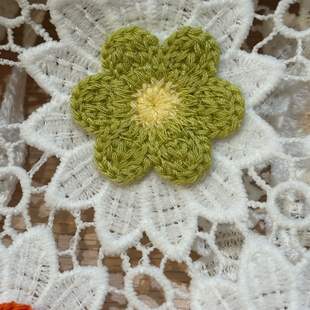 NWT Piper K Floral Lace and Crochet Daisy hair scarf